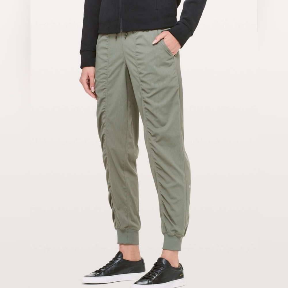 Lululemon Dance Studio Jogger *29"Misty Meadow Sz 8